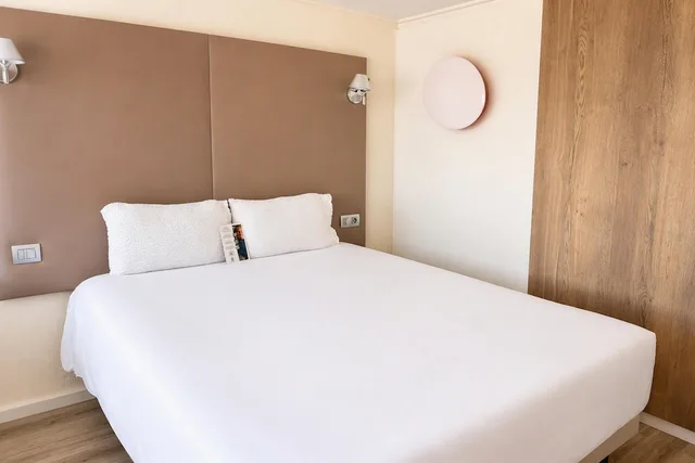 غرفة قياسية بسرير مزدوج، CAMPANILE BEAUNE 8/10