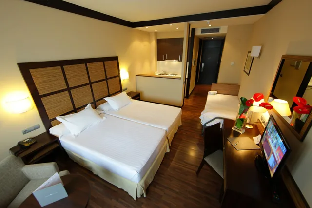 Standard, Twin Beds, with Child Extra Bed, Aparthotel Attica 21 Valles 1/4