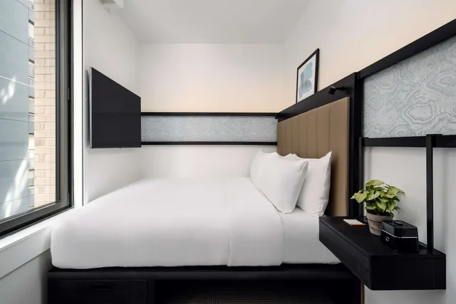 Urban, King Bed، Arlo Midtown 2/5