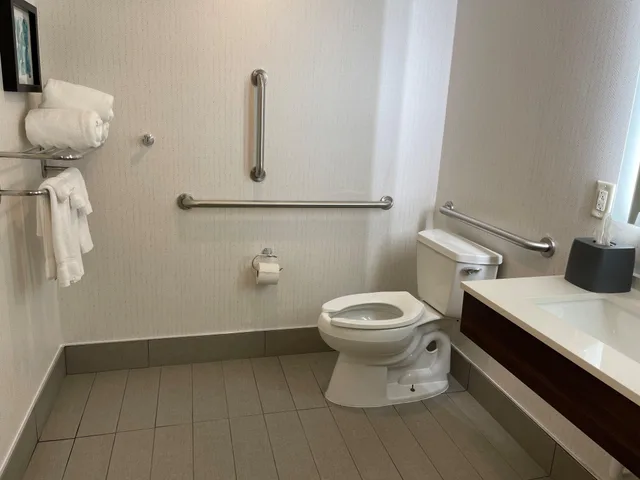غرفة بسرير مزدوج لذوي الإعاقة، Holiday Inn Lansdale 3/3