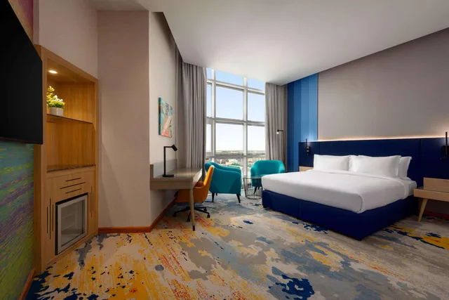 غرفة بسرير مزدوج، La Quinta by Wyndham Abu Dhabi Al Wahda 2/2