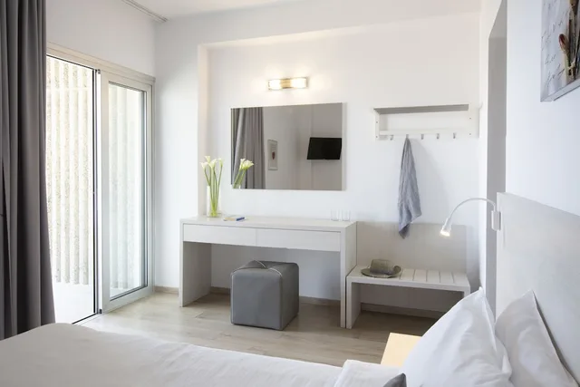 Room, Inland View, Harmony Bay 4/10
