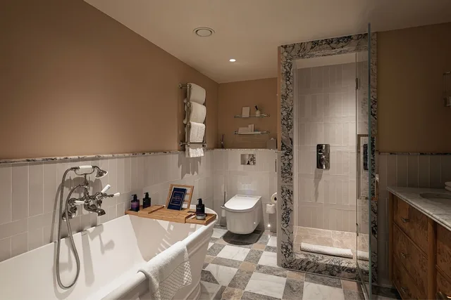 Green, Park, Suite, King Bed, Park View، The Athenaeum Hotel & Residences 3/3