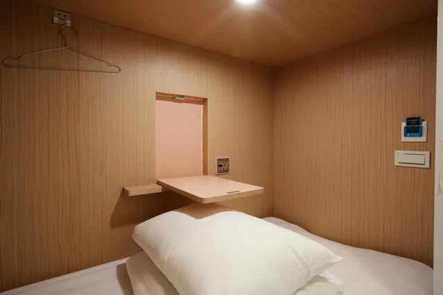 سكن مشترك بأربعة أسرّة للنساء، Loosha Hostel 4/4