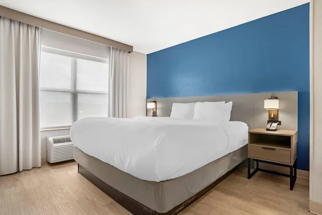 جناح بسرير كينج بغرفة نوم واحدة، Comfort Inn & Suites Dothan Northside Plaza 4/8