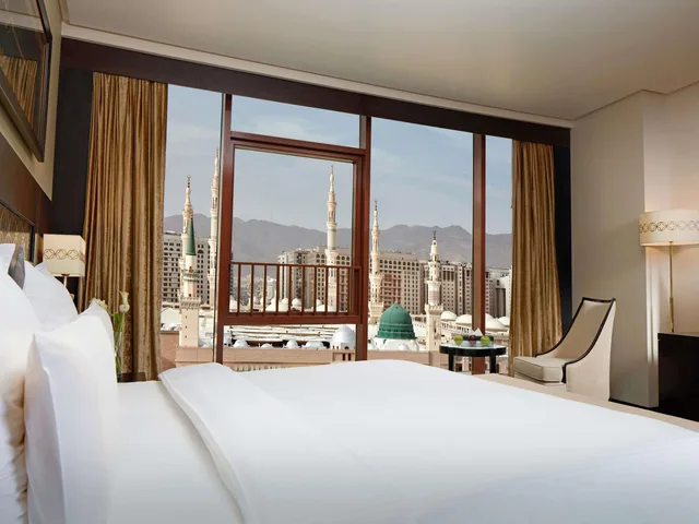 غرفة ديلوكس بسرير كينج بإطلالة، زمزم بولمان المدينة(PULLMAN ZAMZAM MADINA) 7/9