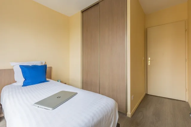 شقة بسريرين منفصلين بغرفتي نوم مع أريكة، Hotel Residence Zenitude Magny Les Hameaux Versailles 5/10