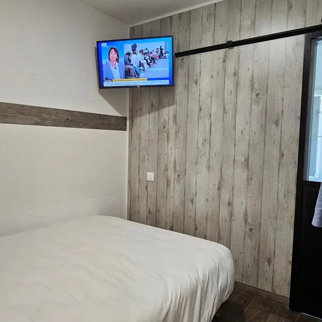 غرفة بسرير مزدوج بحمام خاص، Hotel ClassEco Gent 1/10
