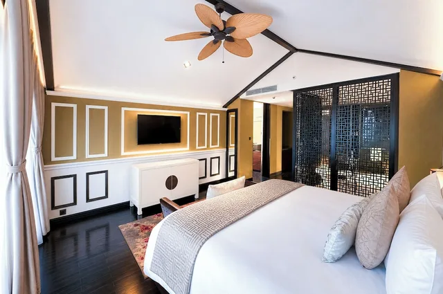 جناح سيغنتشر بسرير كينج وسريرين منفصلين بغرفتي نوم، HOTEL ROYAL HOI AN, The Legacy by the River 4/10