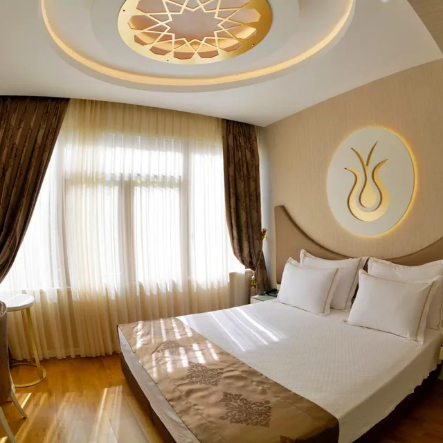 Superior, Arden City Hotel 3/10