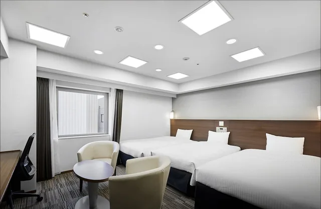 غرفة غراند ديلوكس بسريرين منفصلين مع أريكة، Daiwa Roynet Hotel Sendai 1/2