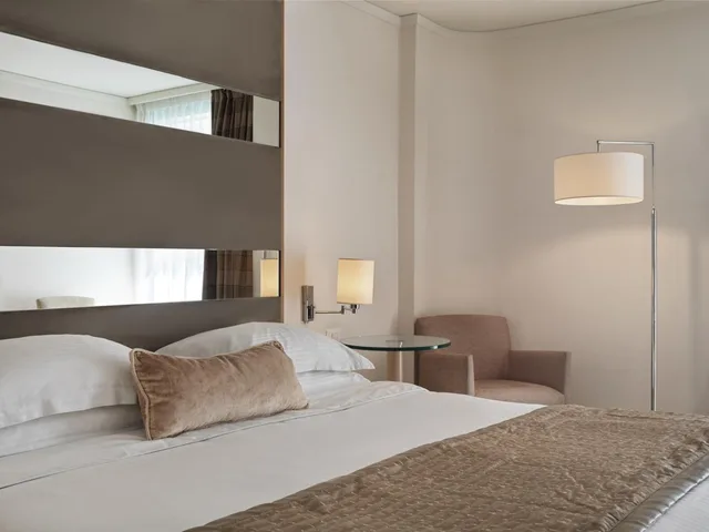 غرفة سوبيريور بسرير مزدوج أو سريرين منفصلين بإطلالة على المدينة، Galaxy Hotel Iraklio 1/8