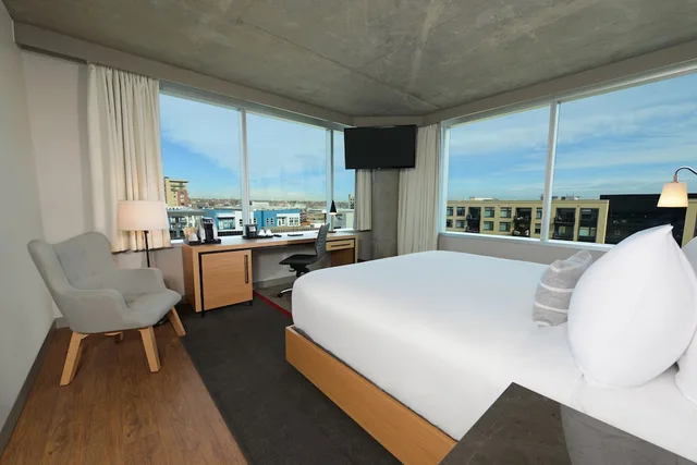 Expanded, Standard, King Bed, City View, Hotel Indigo Denver Downtown - Union Station, an IHG Hotel 3/10