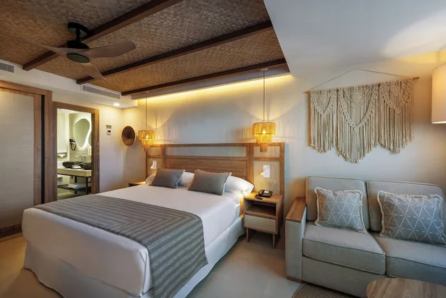 غرفة قياسية بسريرين منفصلين بشرفة، Hotel Riu Palace La Mola 2/6