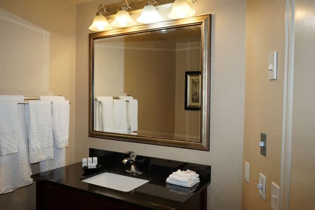 استوديو سوبيريور بسرير كينج، Wingate by Wyndham Bellingham Heritage Inn 3/3