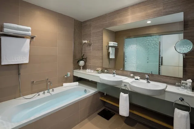 شقة بسريرين منفصلين وسريرين كينج بإطلالة على البحر بـ3 غرف نوم، Beach Rotana Residences 7/8