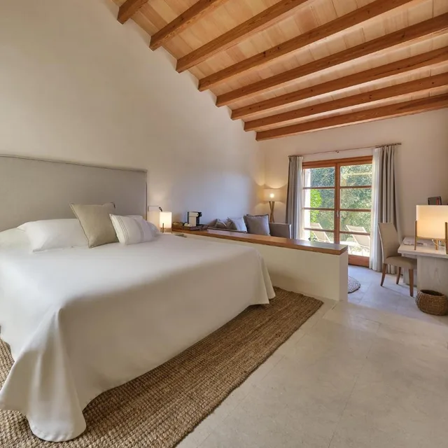 جناح جونيور، Son Penya Petit Hotel 4/5
