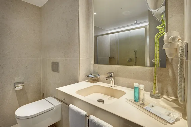Junior Suite, Twin Beds, Pool View, Hipotels Bahia Cala Millor - Adults Only 2/4
