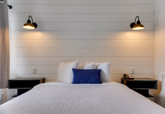 Standard, Queen Bed, Bedtime Inn & Suites 1/1