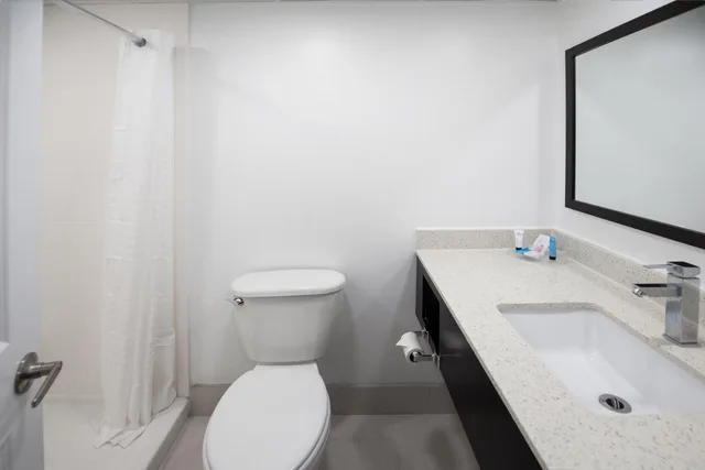 Room, 2 Queen Beds, Ocean Front، Blu Atlantic Oceanfront Hotel Suites 5/7