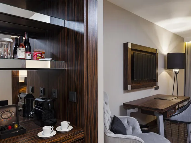 Penthouse Suite، Ramada Hotel & Suites by Wyndham Istanbul Sisli 9/9