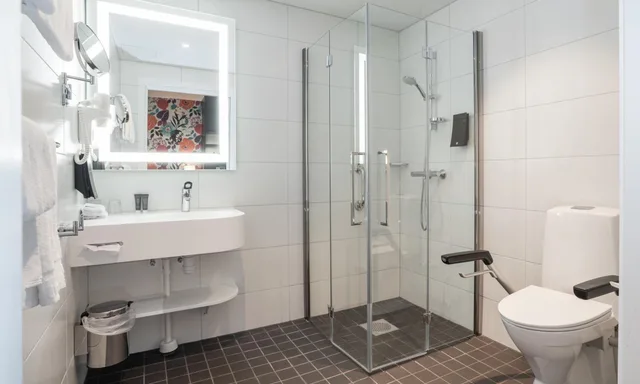 غرفة بسرير مزدوج أو سريرين منفصلين لذوي الإعاقة، Thon Hotel Harstad 4/5