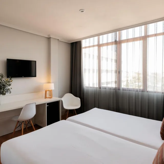 غرفة بسرير مزدوج أو سريرين منفصلين، Hotel Pax Guadalajara 5/10