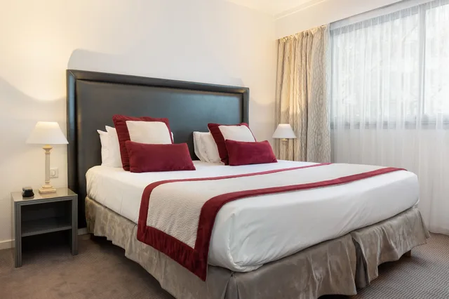 Standard, Twin Beds, City or Courtyard View، Hotel Charlemagne by Happyculture 8/10