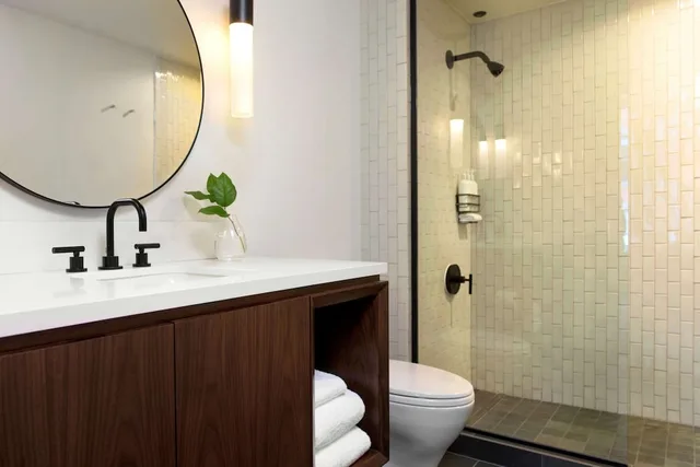 Preferred, 2 Queen Beds، The Alexis Royal Sonesta Hotel Seattle 3/4