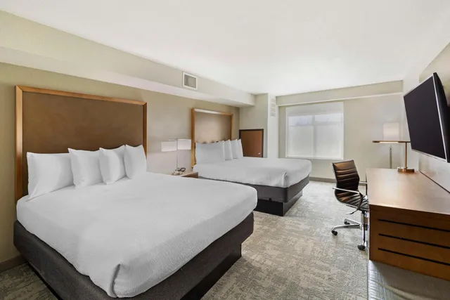 غرفة بسرير كوين، Best Western Plus Henderson Hotel 1/5