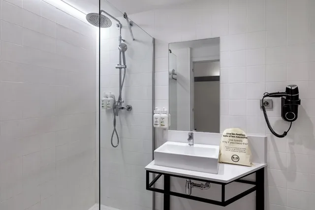 غرفة سوبيريور بسرير مزدوج، B&B HOTEL Granada 3/3