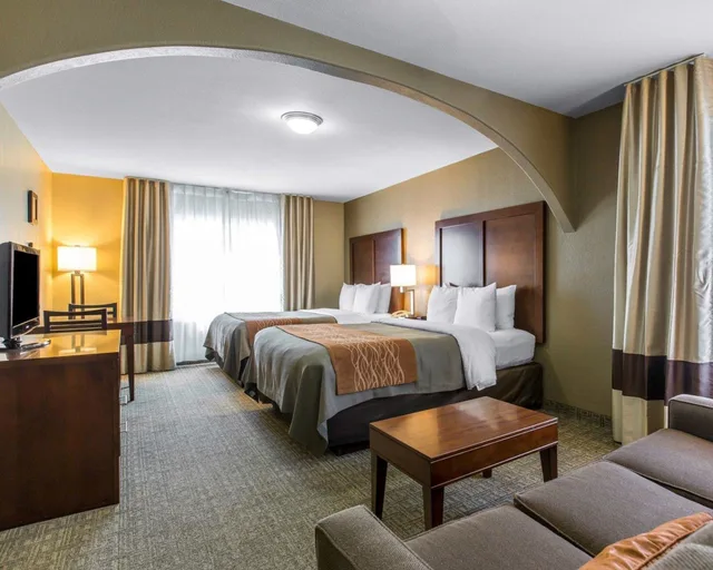 غرفة سوبيريور بسريرين كوين، Comfort Inn & Suites Ventura Beach 3/9