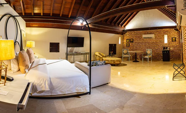 غرفة عائلية، Capellan de Getsemani 8/10