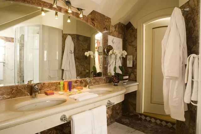 جناح بسرير مزدوج وسرير فردي، L'Albereta Relais & Chateaux 6/7