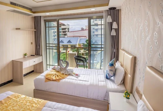 Superior, Queen Bed, Pool View, Mermaid S Beach Resort Jomtien 4/10