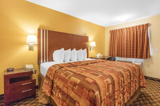 غرفة قياسية بسرير كينج، Motel6 Little Rock, AR - Airport 9/10