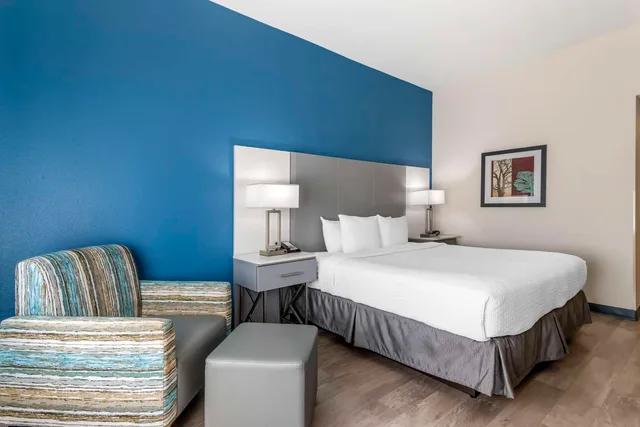 غرفة بسرير كينج لذوي الإعاقة، Best Western Plus Lake Lanier Gainesville Hotel & Suites 2/3