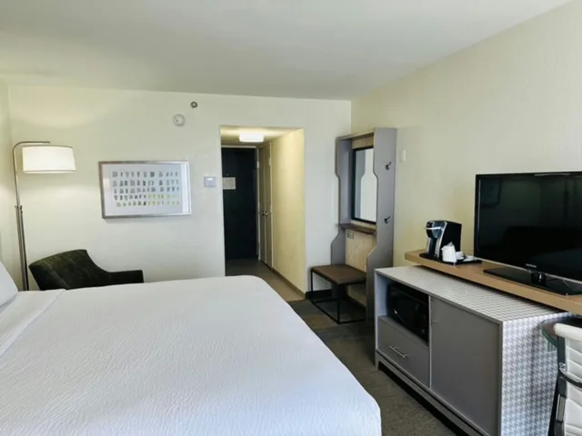 غرفة بريميوم بسرير كينج لذوي الإعاقة، Holiday Inn Miami International Airport 1/4