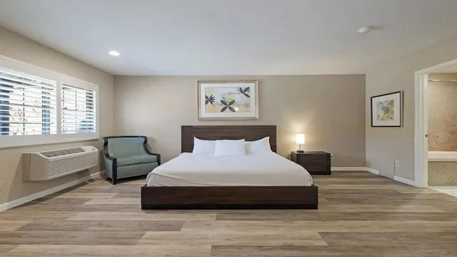 جناح استوديو تنفيذي بسرير كينج بحوض جاكوزي، Country Inn Sonora 2/3