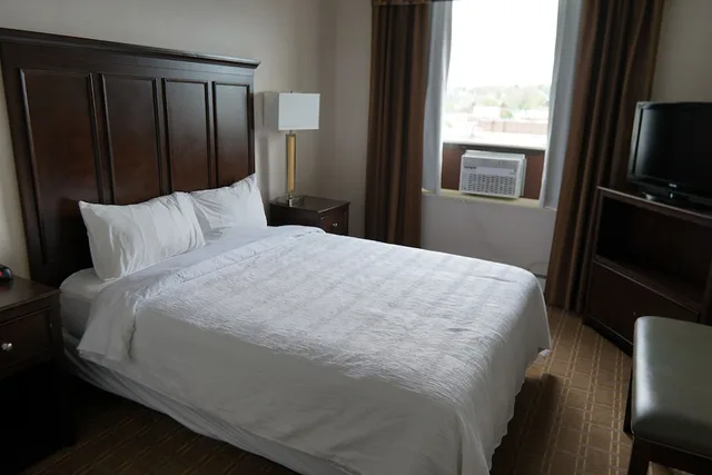 City, Double Bed، Prince Arthur Waterfront Hotel & Suites 3/8
