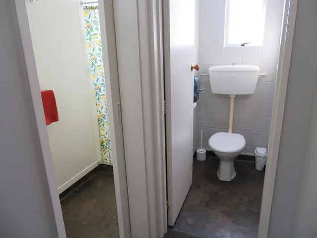 2 Bedrooms, Apartment, 1 Double and 4 Single Beds، Commodore Court Motel 5/7