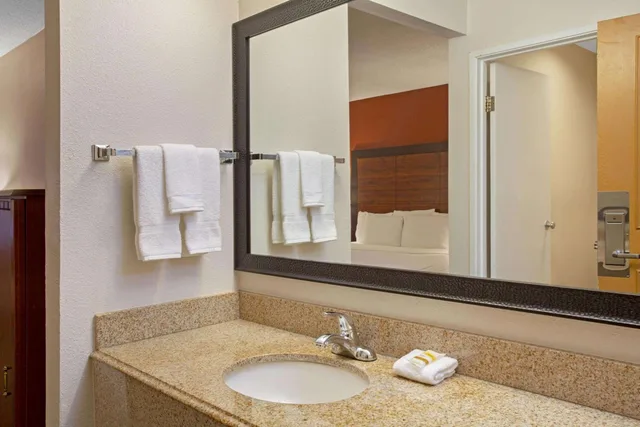 غرفة ديلوكس بسرير كينج، La Quinta Inn By Wyndham Auburn Worcester 9/10