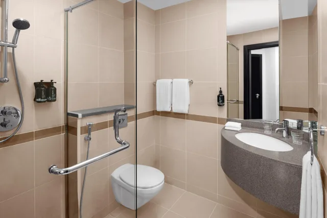 غرفة بسرير كينج، Holiday Inn Express Dubai Safa Park 3/3