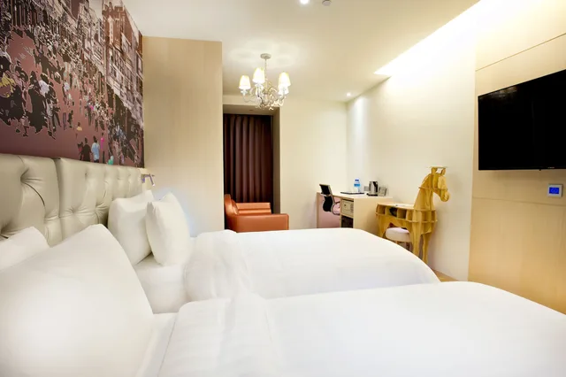 Trendy, Twin Beds، Fx Hotel Tainan Minsheng Road Branch 2/5