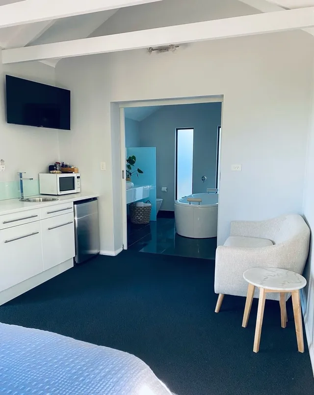 استوديو بسرير كينج، Hideaway Studio Accommodation 2/3