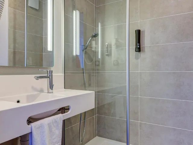 غرفة رباعية، B&B Hotel Le Creusot Montchanin 2/2