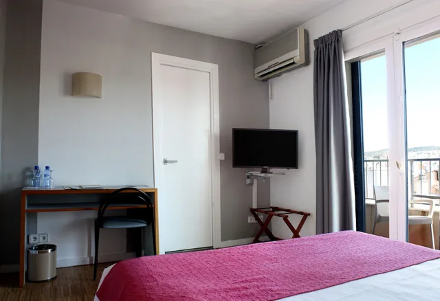 غرفة قياسية بسريرين منفصلين بشرفة، Subur Hotel Sitges 4/9