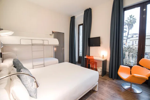 غرفة رباعية بسرير بطابقين، Petit Palace Canalejas 2/7