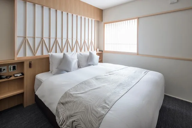 جناح بسرير مزدوج بإطلالة على الحديقة بغرفة نوم واحدة بمطبخ صغير في الطابق الأرضي، Tomoya Residence Hotel Kyoto Nijo Takakura 2/5