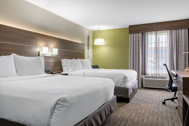 جناح بسريرين كوين مع أريكة، Holiday Inn Express and Suites Harrison an IHG Hotel 1/2
